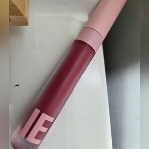 Kylie Jenner High gloss Lip gloss